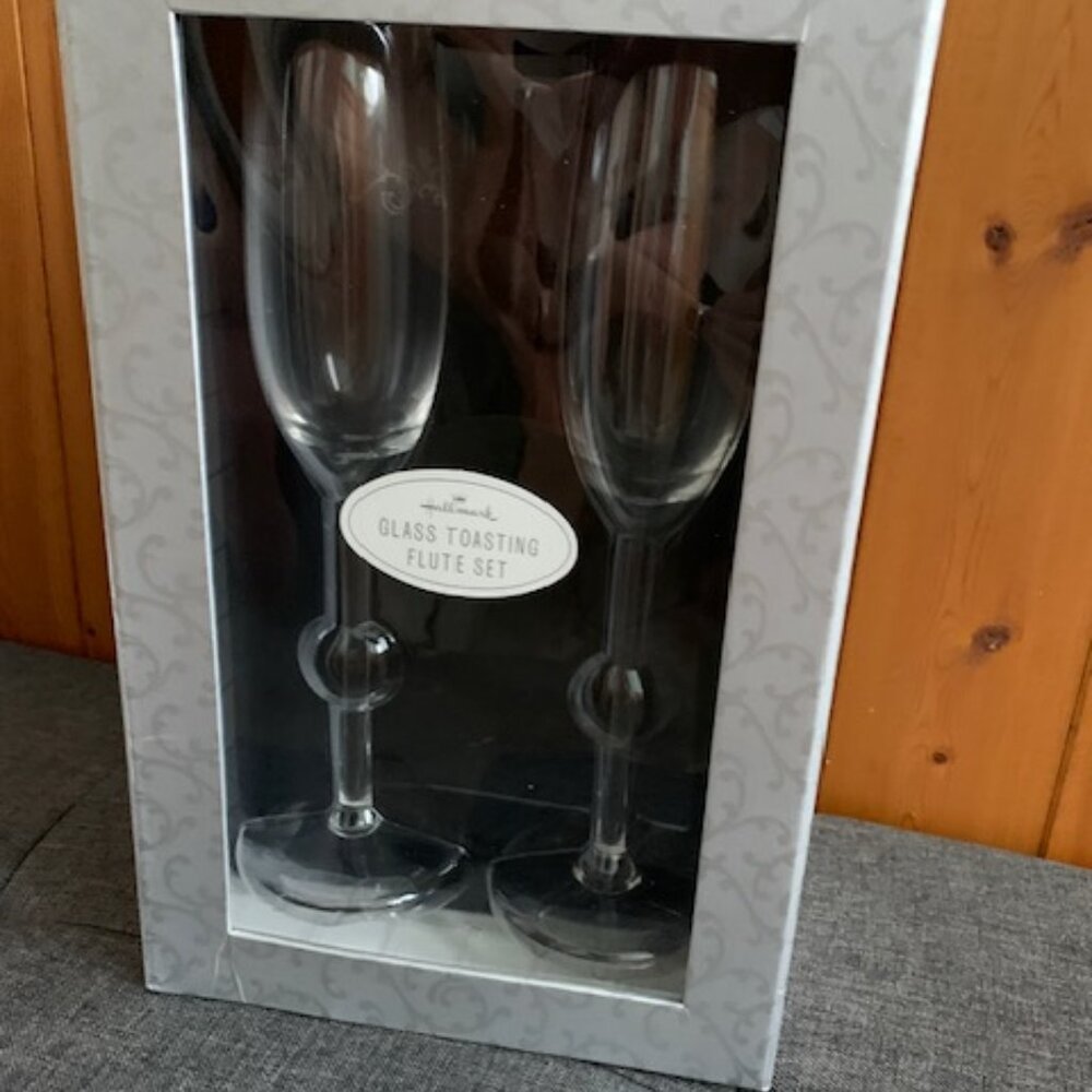 Bride and Groom, Glass Toasting Flute Set of 2
